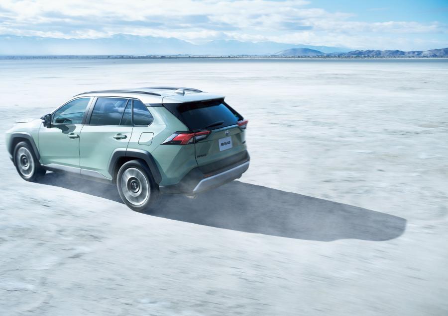  Toyota RAV4 Adventure 2019 года  (JP) (фото 5 из 8)